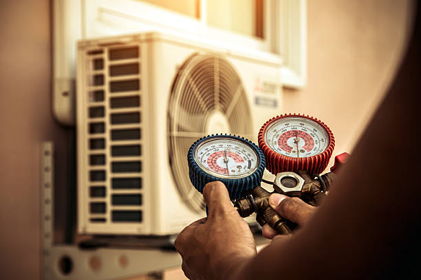 Professional Hvac technician working in Arlington, OH